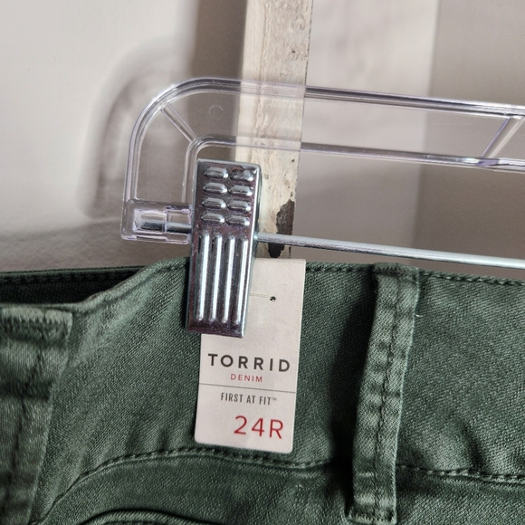 Torrid NWT womens 24R super stretch olive green moto leggings - Picture 6 of 7